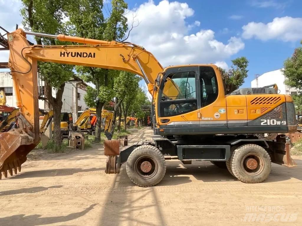 Hyundai R210W-9 Gumikerekes kotrók