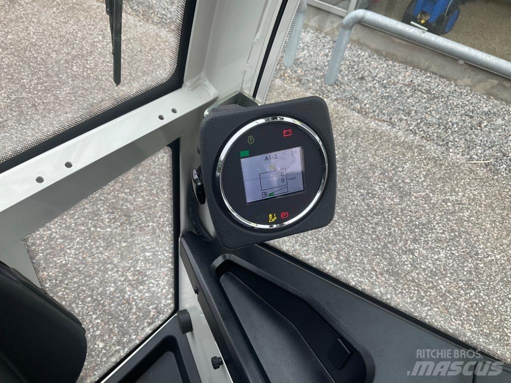 CLAAS Torion 535 Gumikerekes homlokrakodók