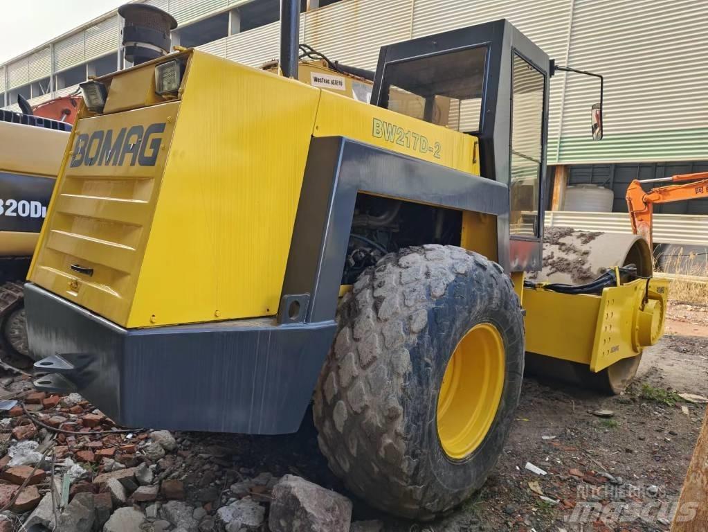 Bomag BW 217 Egydobos hengerek