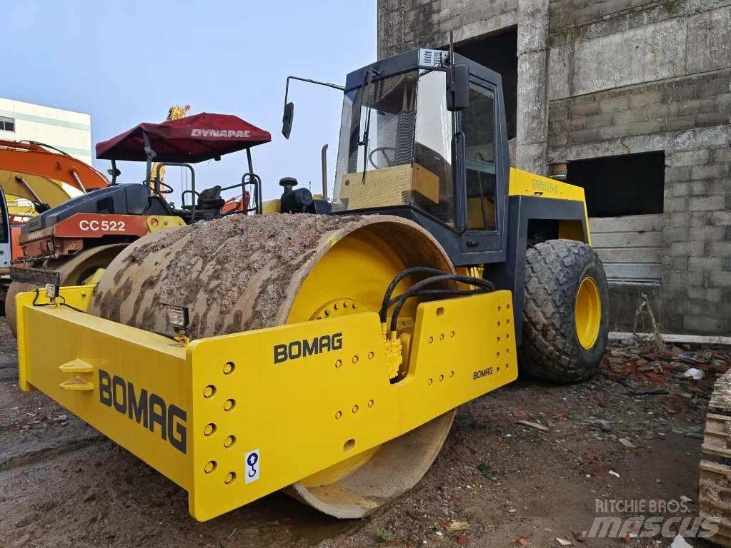 Bomag BW 217 Egydobos hengerek