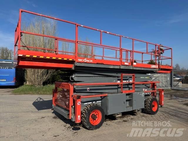 SkyJack SJ 9250 RT Ollós emelők