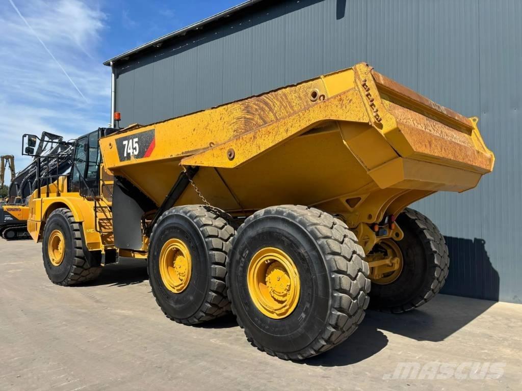 CAT 745 04A Csuklósdömperek