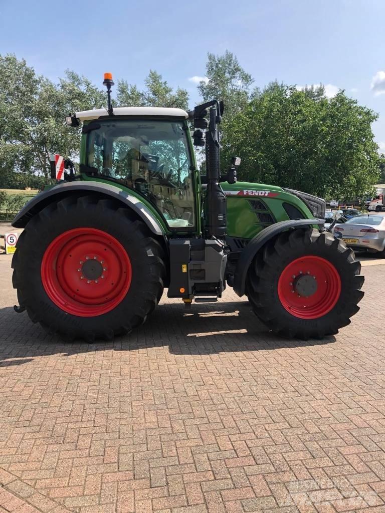 Fendt 718 Vario Traktorok