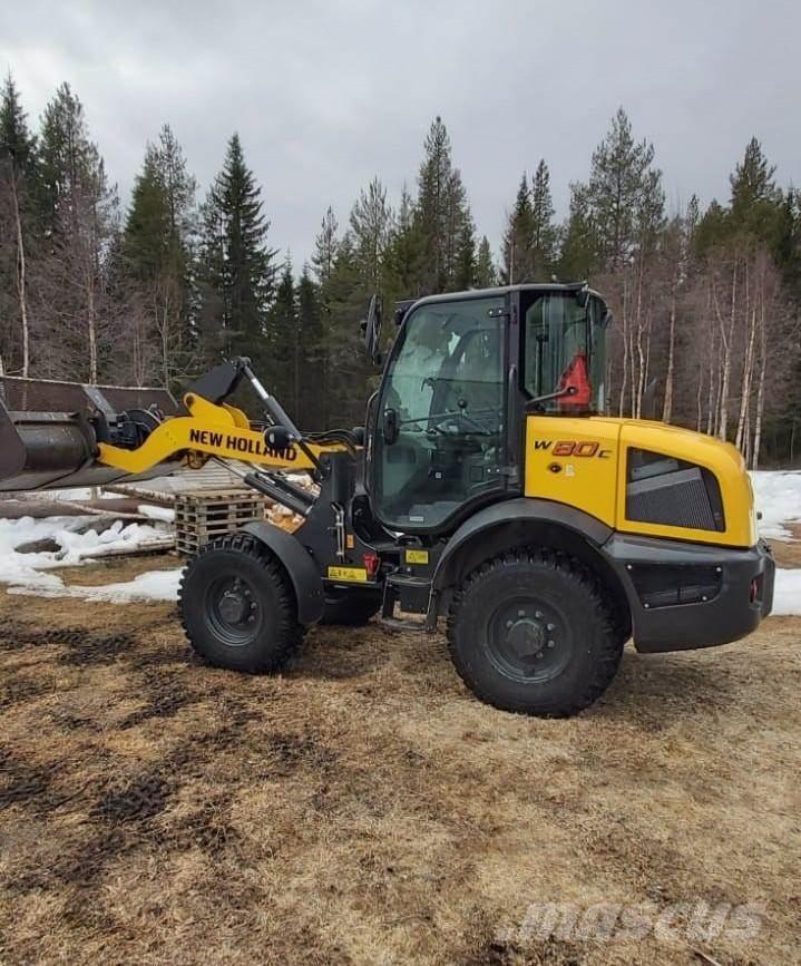 New Holland W80C Gumikerekes homlokrakodók