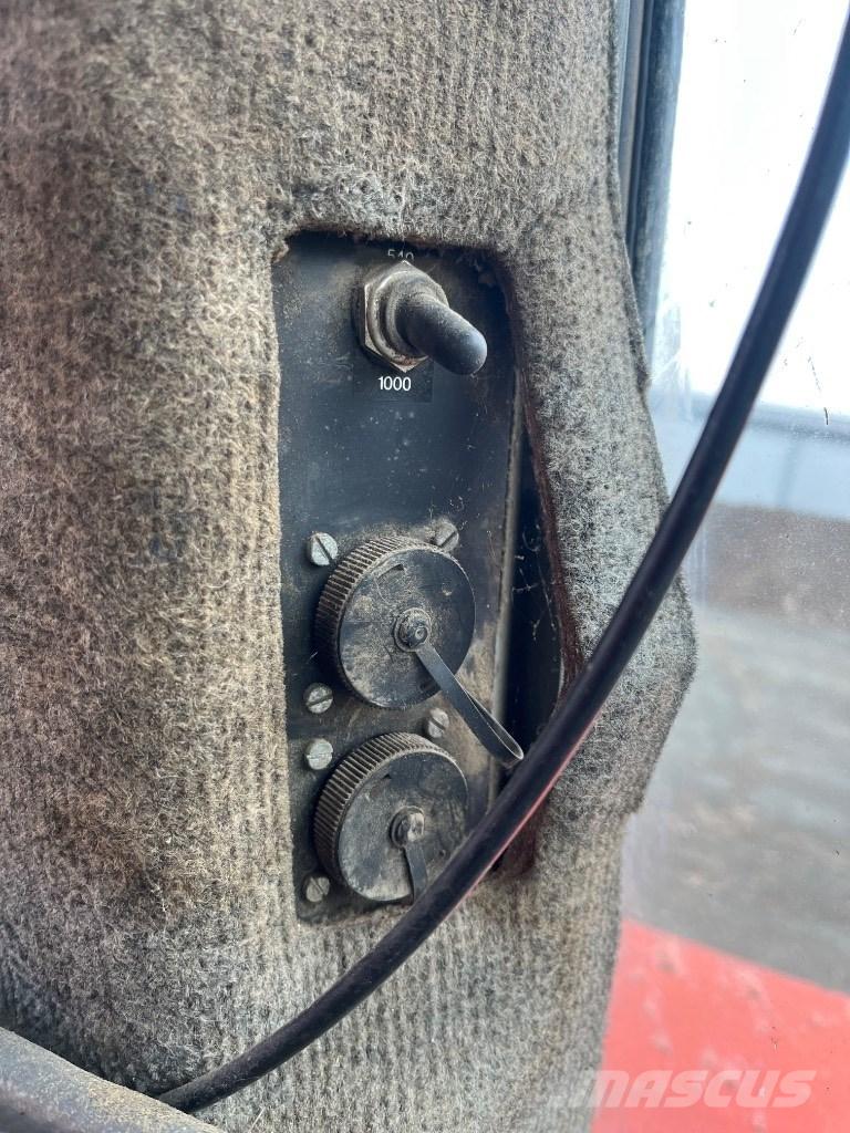 Massey Ferguson 3690 Traktorok