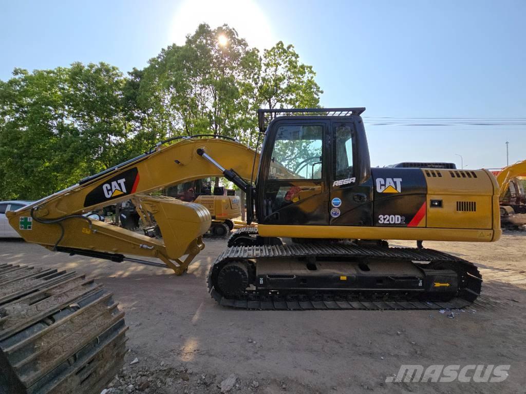 CAT 320D2 Lánctalpas kotrók