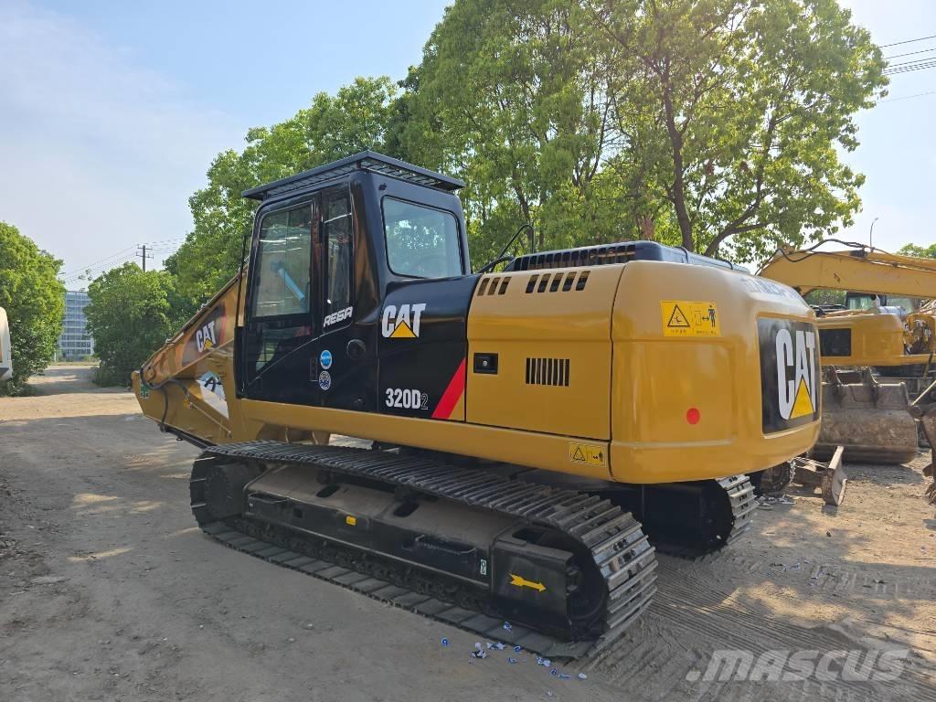 CAT 320D2 Lánctalpas kotrók