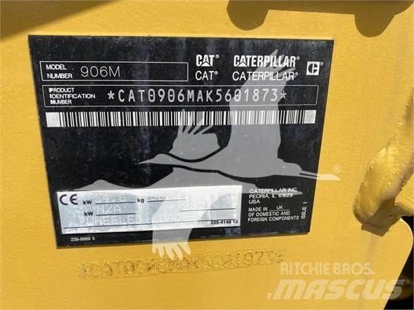CAT 906M Gumikerekes homlokrakodók
