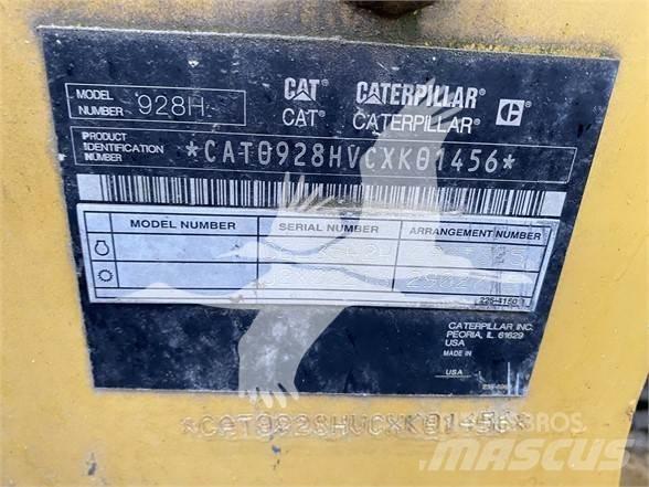 CAT 928H Gumikerekes homlokrakodók