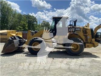 CAT 950M Gumikerekes homlokrakodók