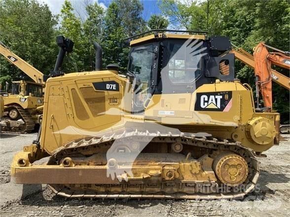 CAT D7E lánctalpas dózerek
