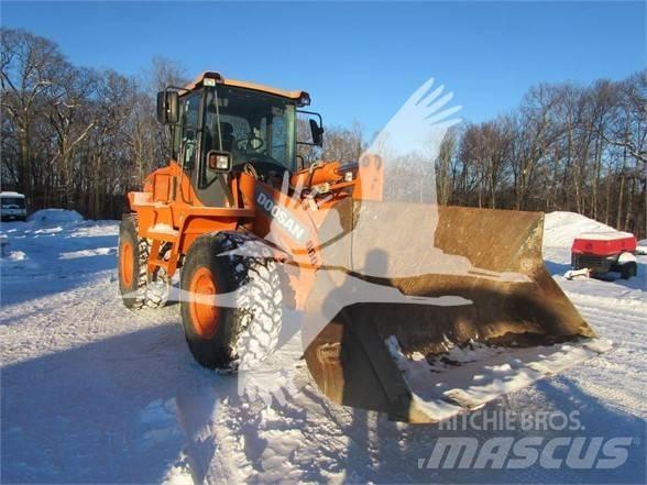 Doosan DL220-3 Gumikerekes homlokrakodók