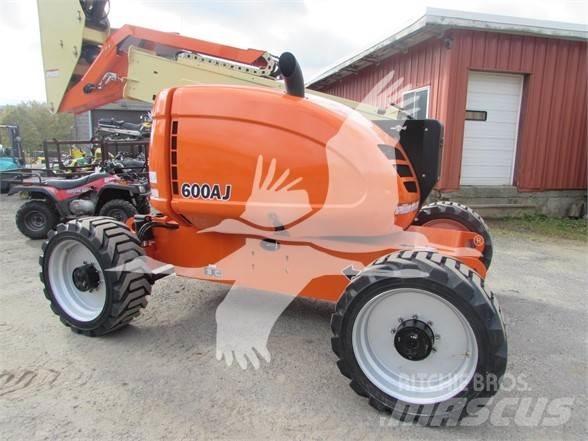 JLG 600AJ Karos emelők