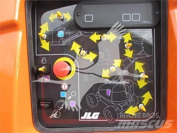 JLG 600AJ Karos emelők