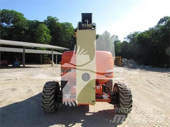 JLG 600AJ Karos emelők