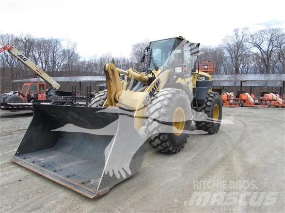 Komatsu WA320 Gumikerekes homlokrakodók