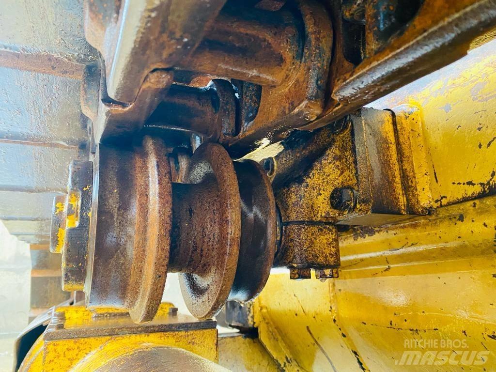 CAT 953 Lánctalpas homlokrakodók