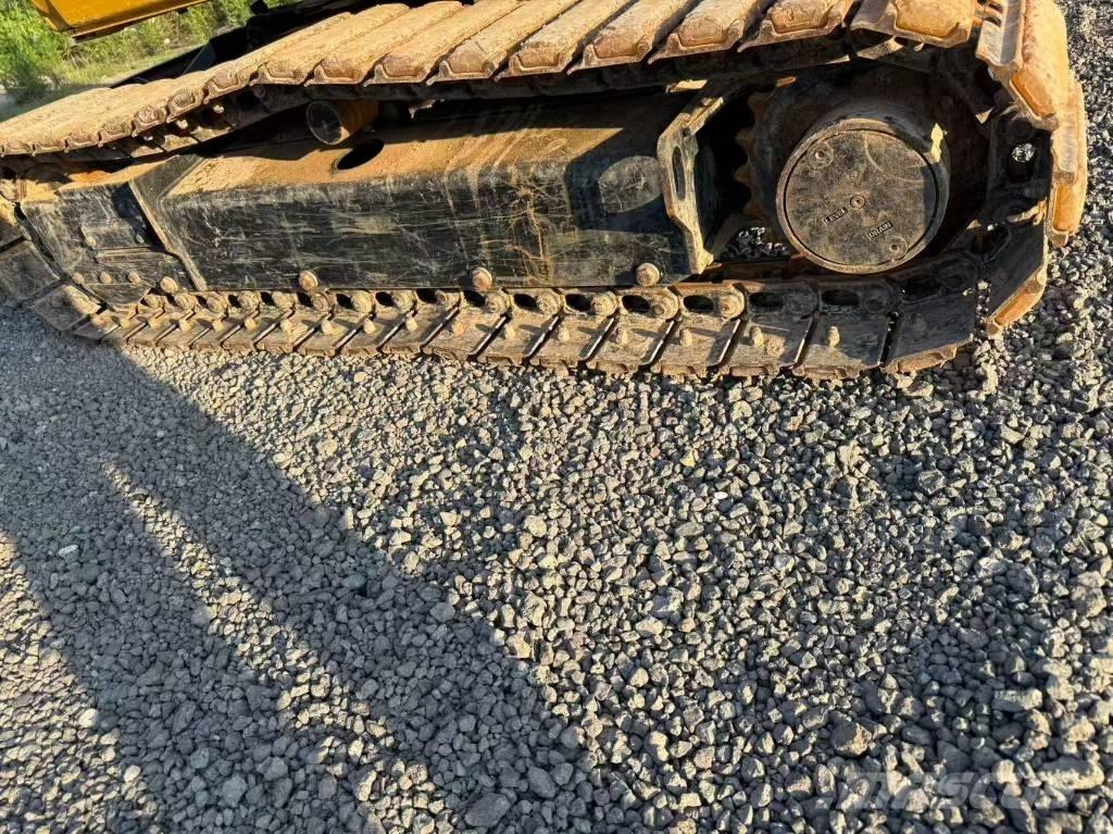 CAT 303 CR Mini kotrók < 7t
