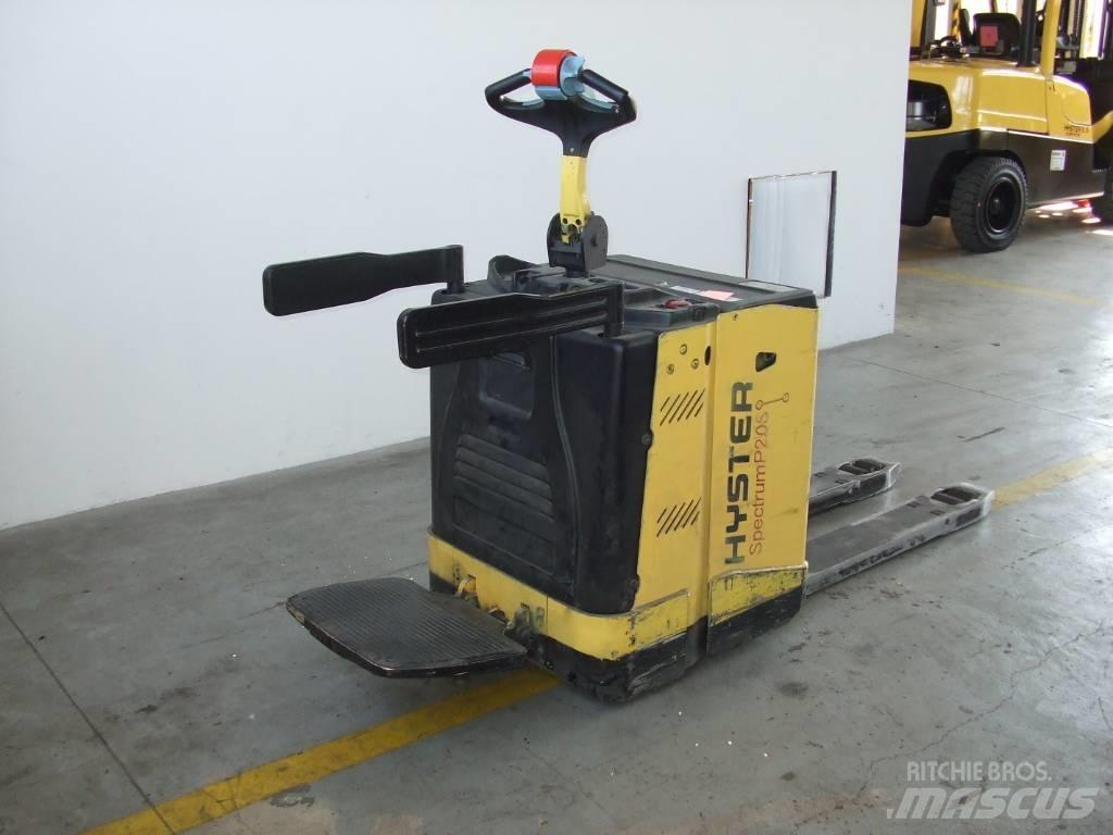 Hyster P2.0S Vezetőállásos alacsony emelőkocsi
