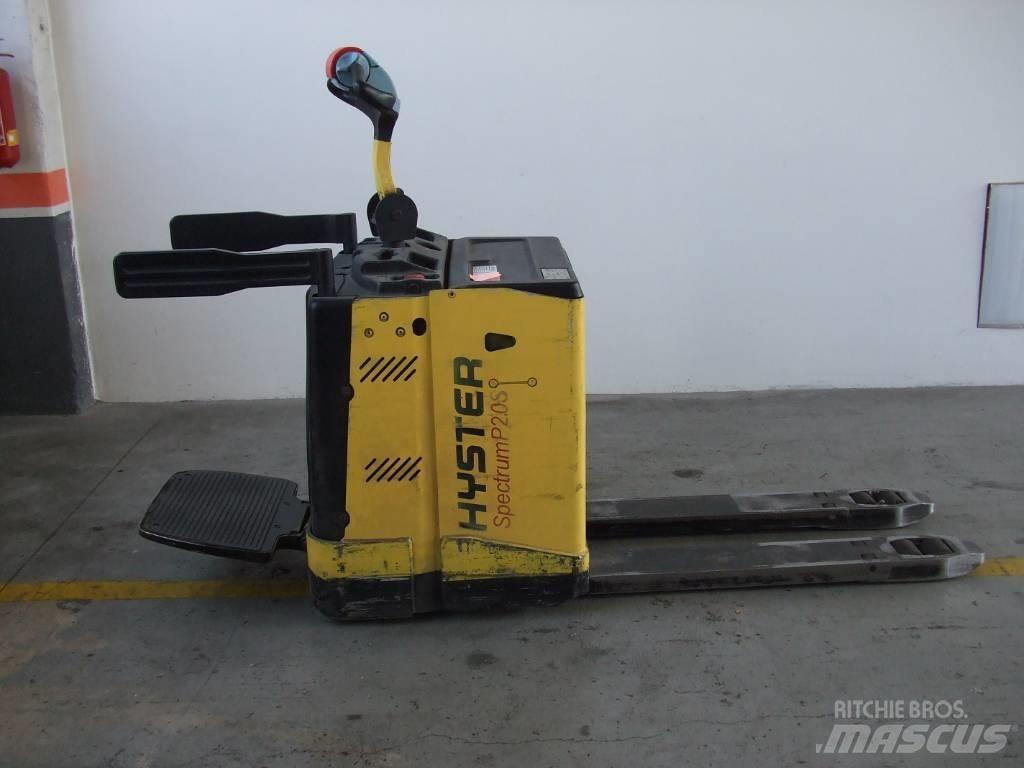 Hyster P2.0S Vezetőállásos alacsony emelőkocsi