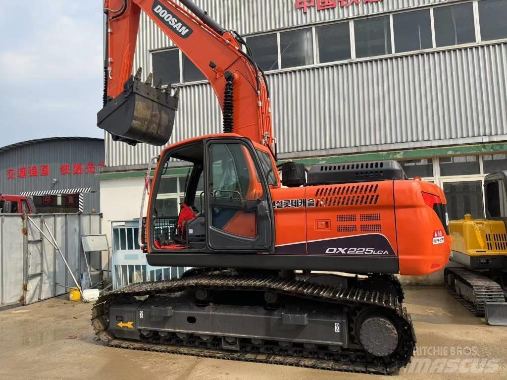 Doosan DX 225 LCA Lánctalpas kotrók
