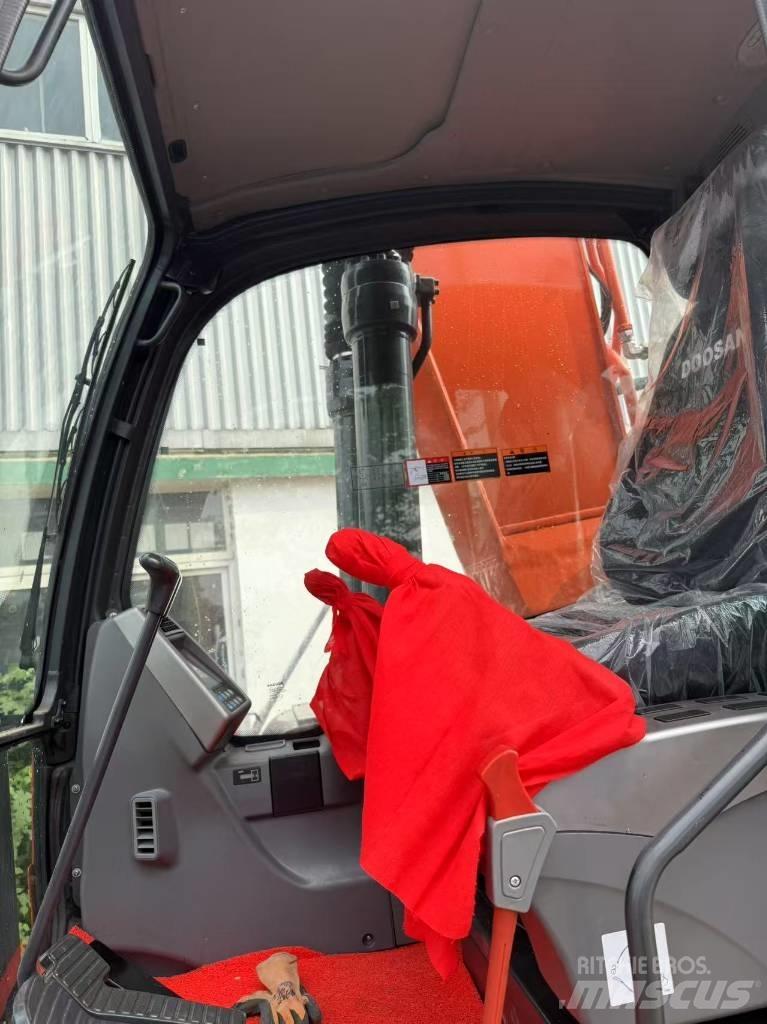 Doosan DX 225 LCA Lánctalpas kotrók
