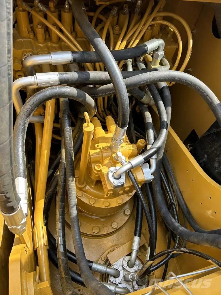 CAT 320 D Lánctalpas kotrók