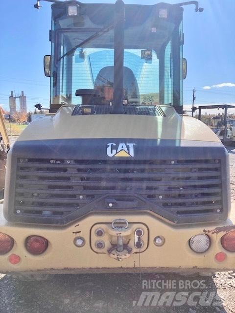 CAT 908 M Gumikerekes homlokrakodók