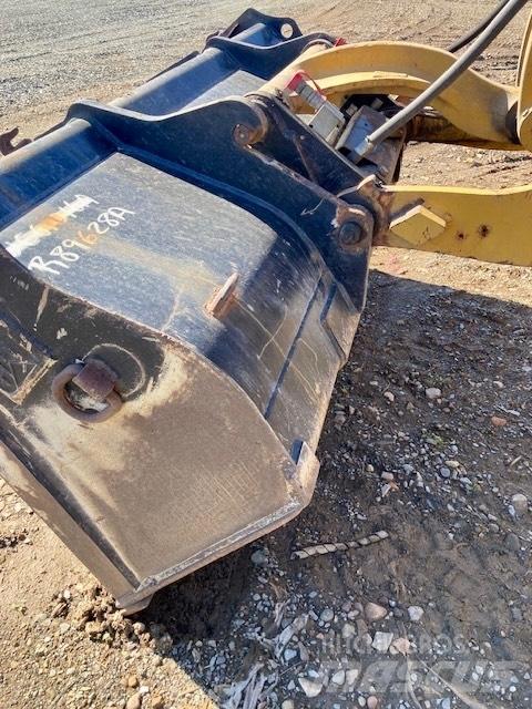 CAT 908 M Gumikerekes homlokrakodók