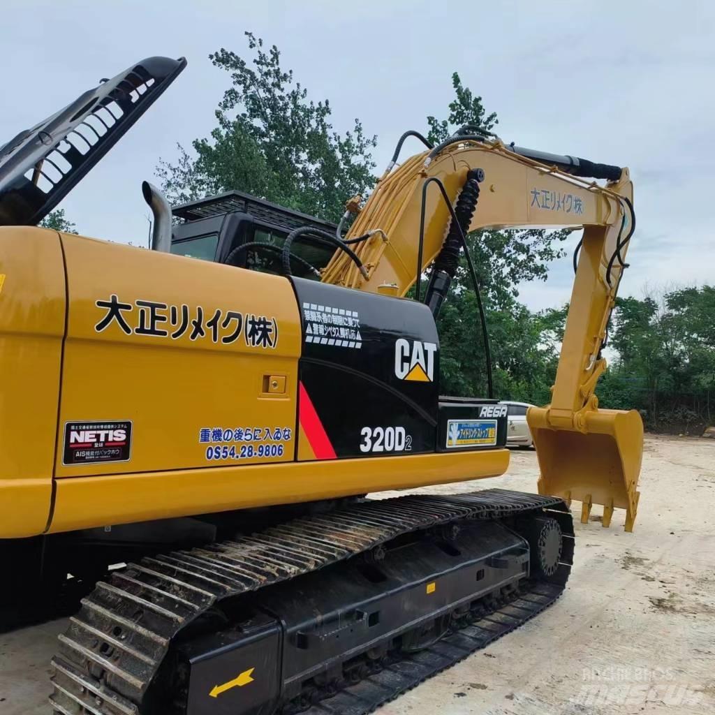 CAT 320 D 2 Közepes (midi) kotrók 7 t - 12 t