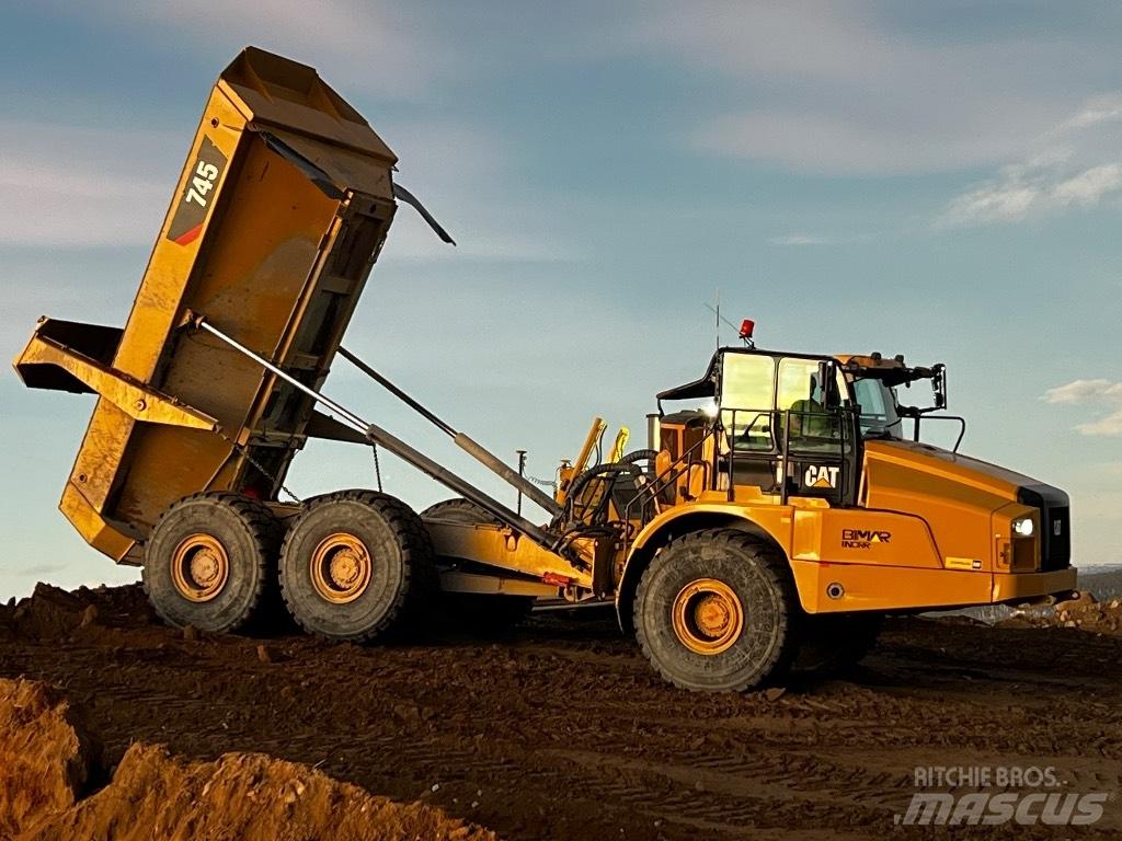 CAT 745 Csuklósdömperek
