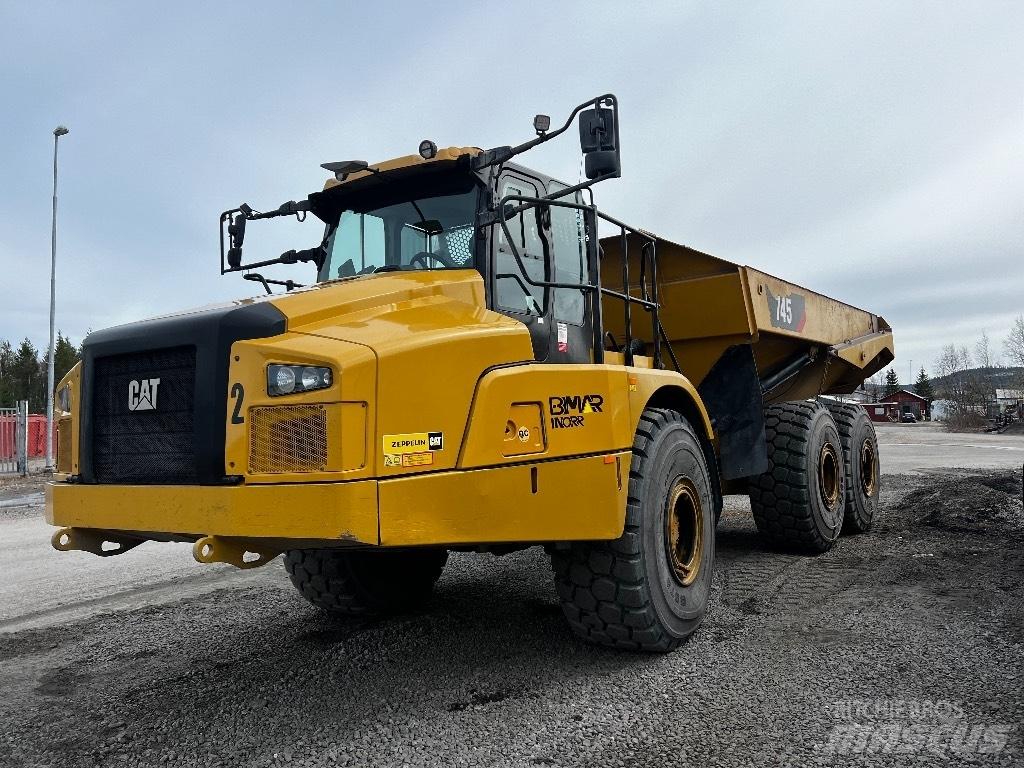 CAT 745 Csuklósdömperek