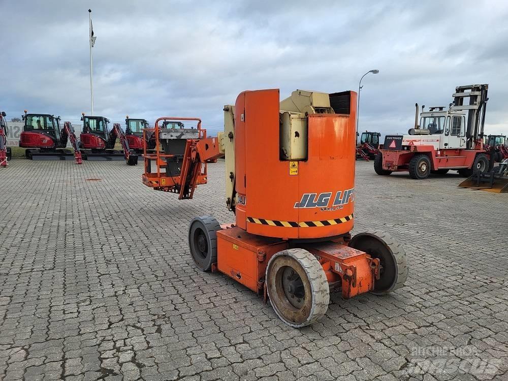 JLG E 300 AJP Karos emelők