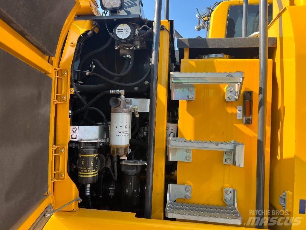 Komatsu PW 148-10 Gumikerekes kotrók