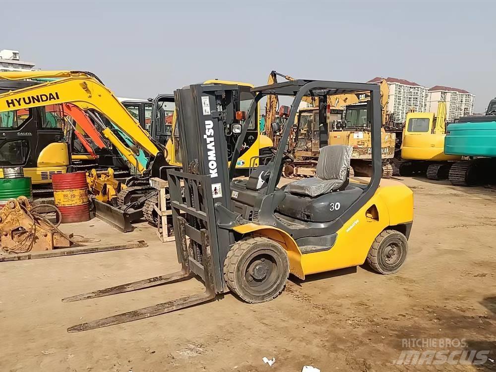 Komatsu FD 30 T-16 Dízel targoncák