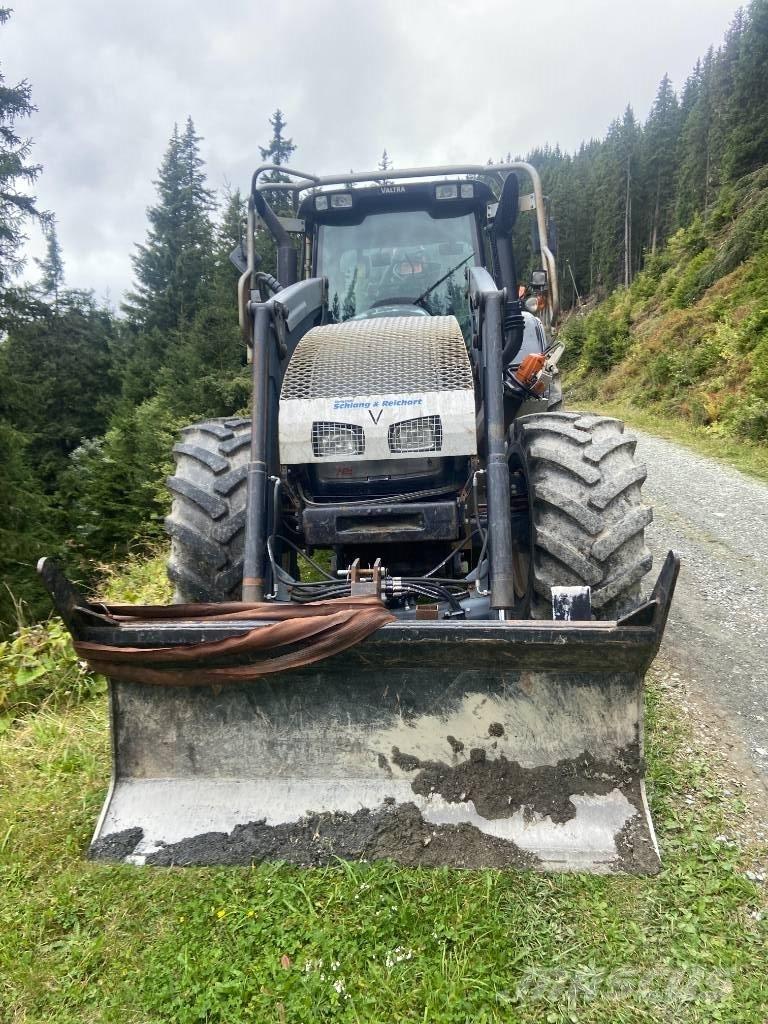 Valtra T 162 Erdészeti traktorok