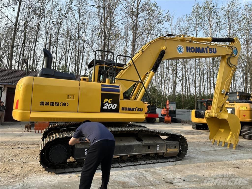 Komatsu PC200-8 Lánctalpas kotrók