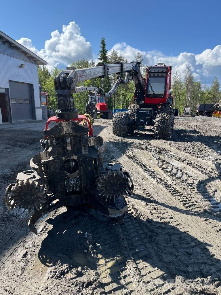 Komatsu 901 Betakarítók