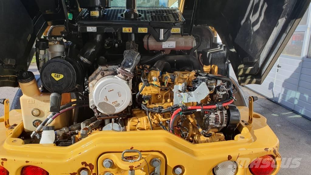 CAT 908 M Gumikerekes homlokrakodók