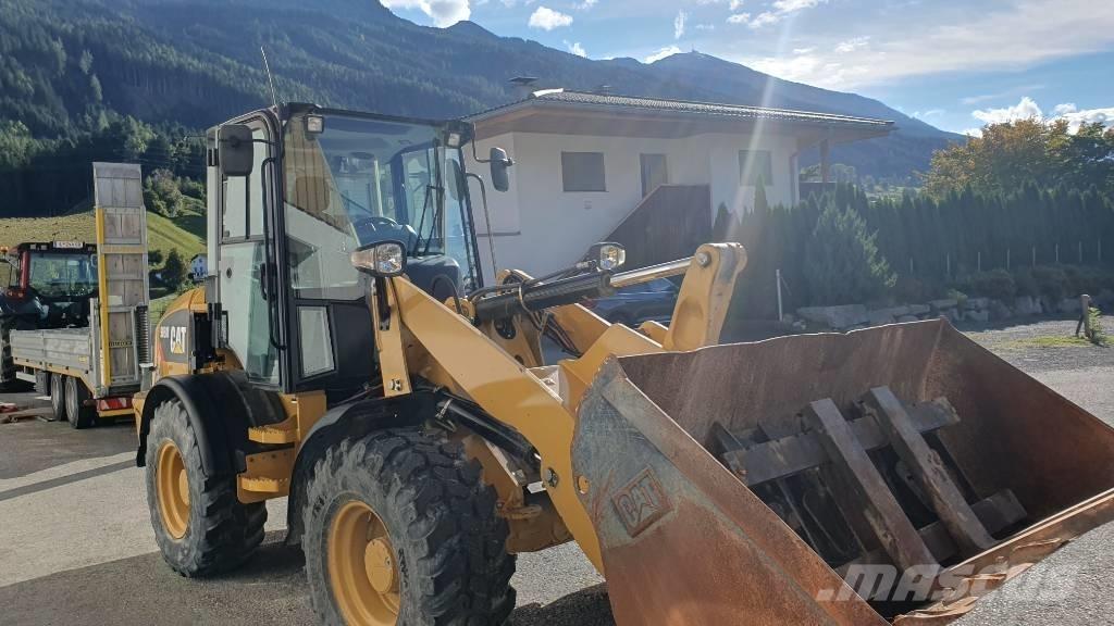 CAT 908 M Gumikerekes homlokrakodók