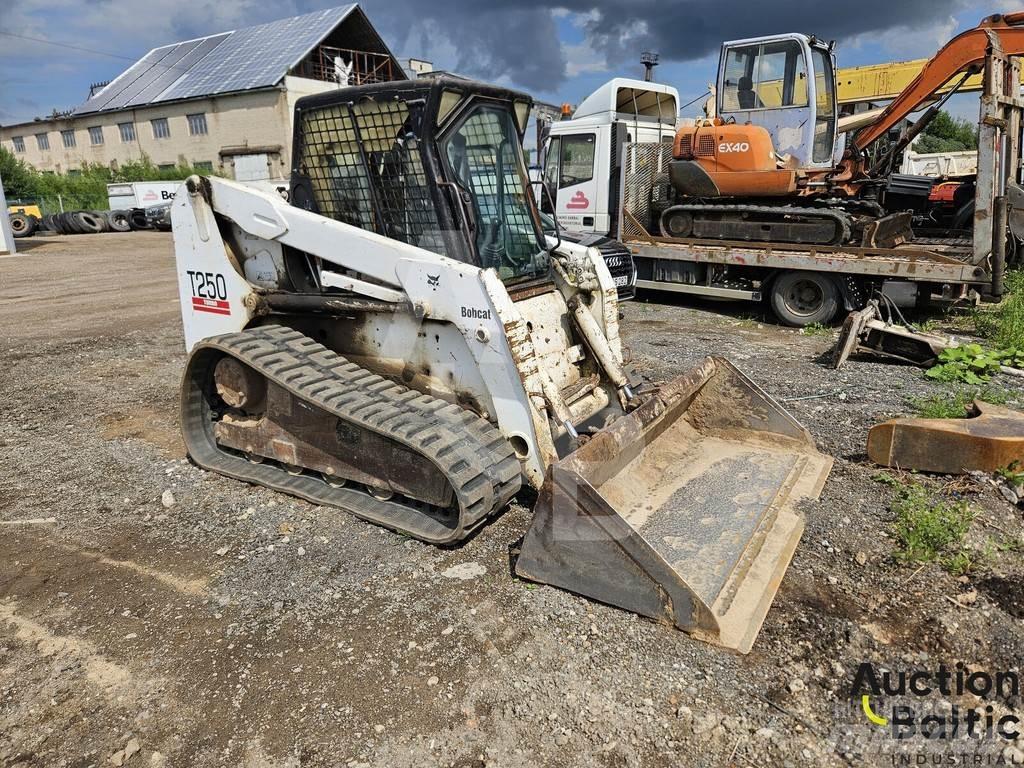Bobcat T 250 Lánctalpas homlokrakodók