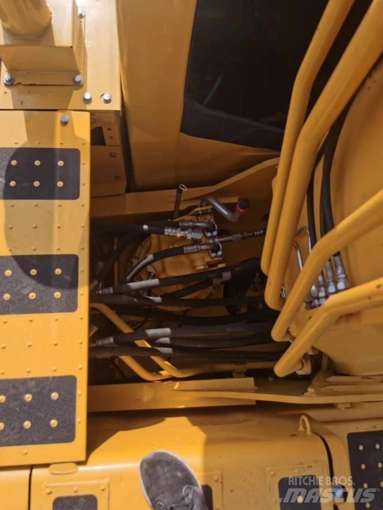 Komatsu PC 200 Lánctalpas kotrók