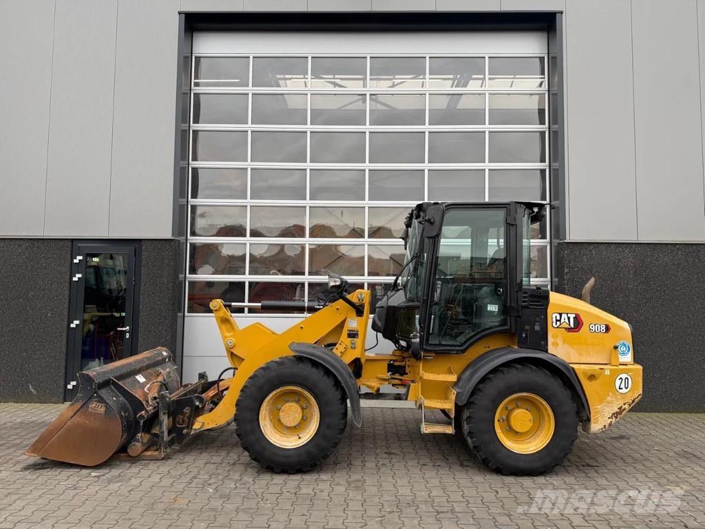 CAT 908 Gumikerekes homlokrakodók