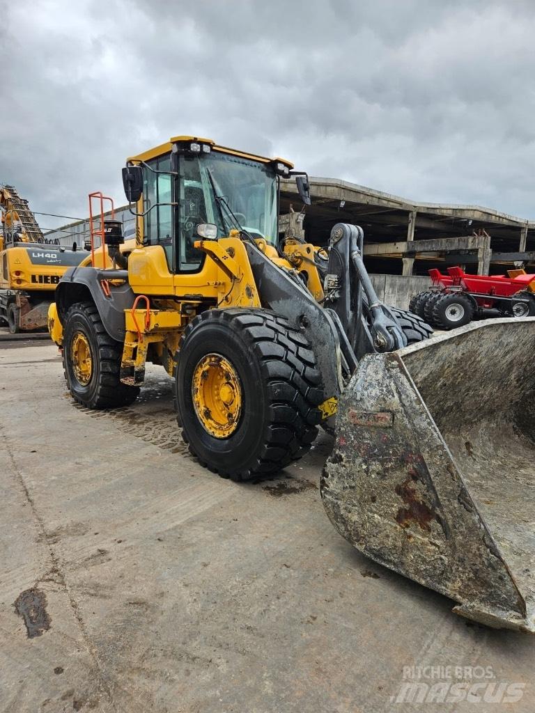 Volvo L 110 H Gumikerekes homlokrakodók