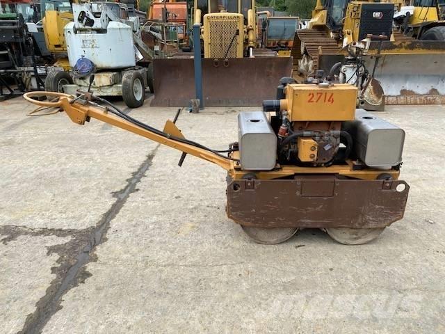 CASE Vibromax W 70 Ikerdobos hengerek