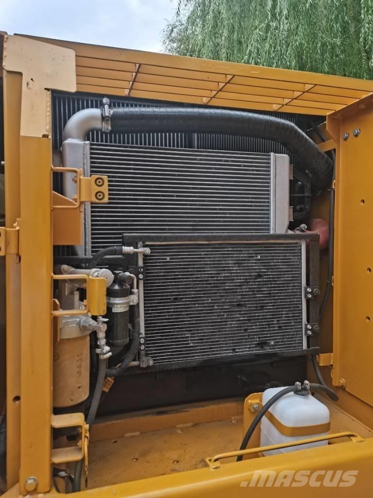 CAT 320D Lánctalpas kotrók