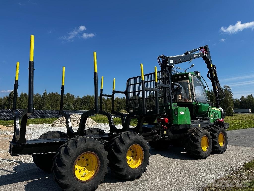 John Deere 810 E Kihordók