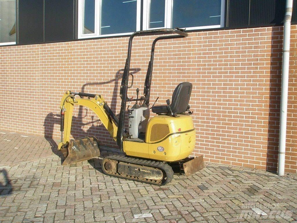 CAT 300.9 Mini kotrók < 7t