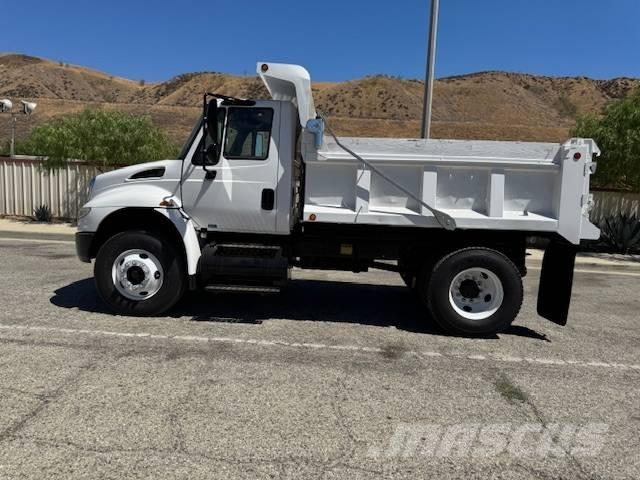 International 4400 Billenő teherautók