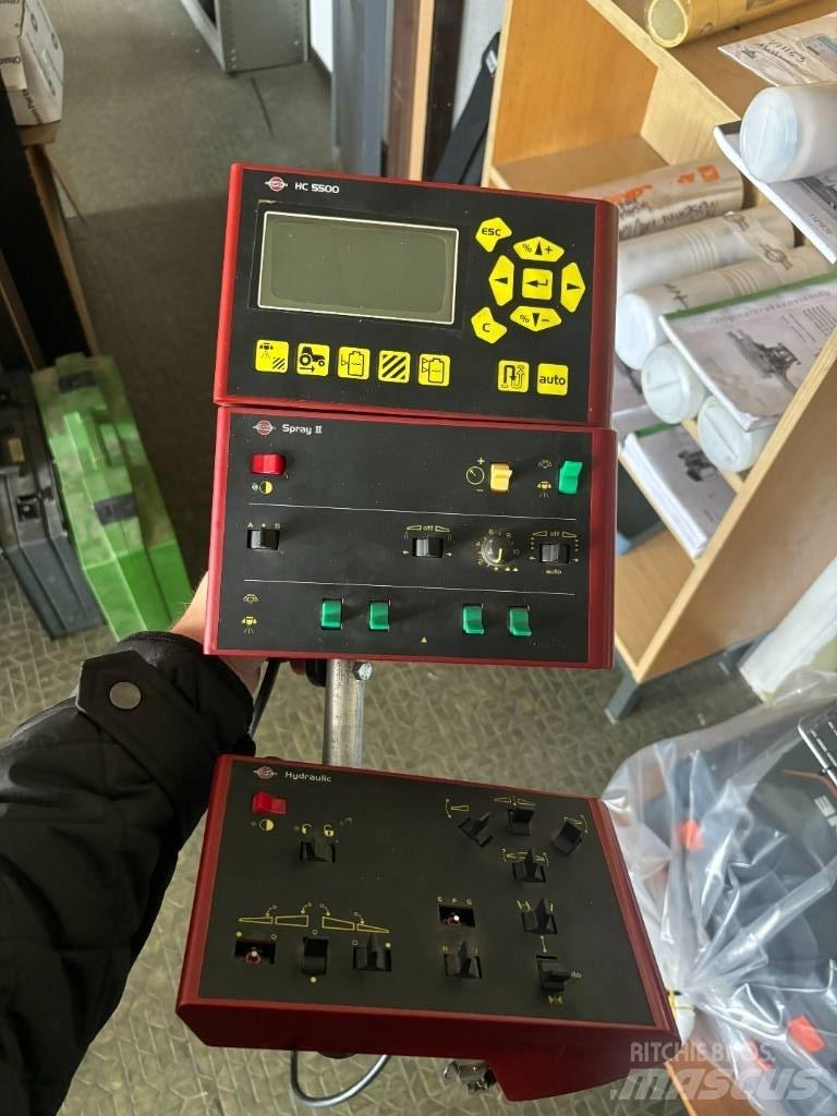 Hardi Commander 3200 Vontatott trágyaszórók